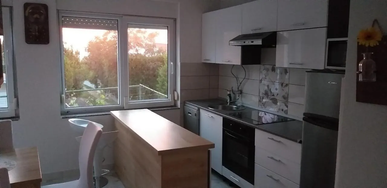 Apartman Zvoncica Vrsi Сasa de vacaciones